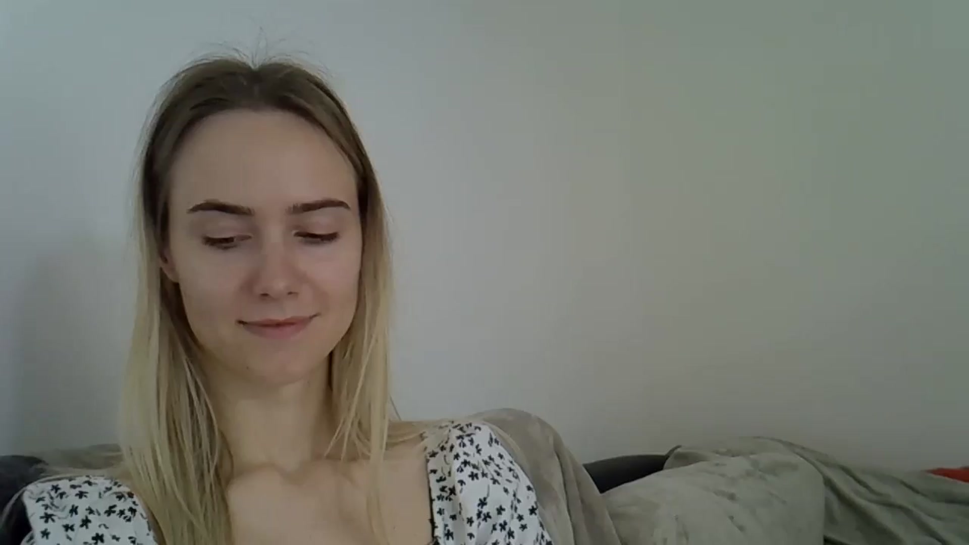 Gallery image thumbnail from Ocean__Soul's myfreecams stream on, 05/21/2025, 10:45 image 13 of 20