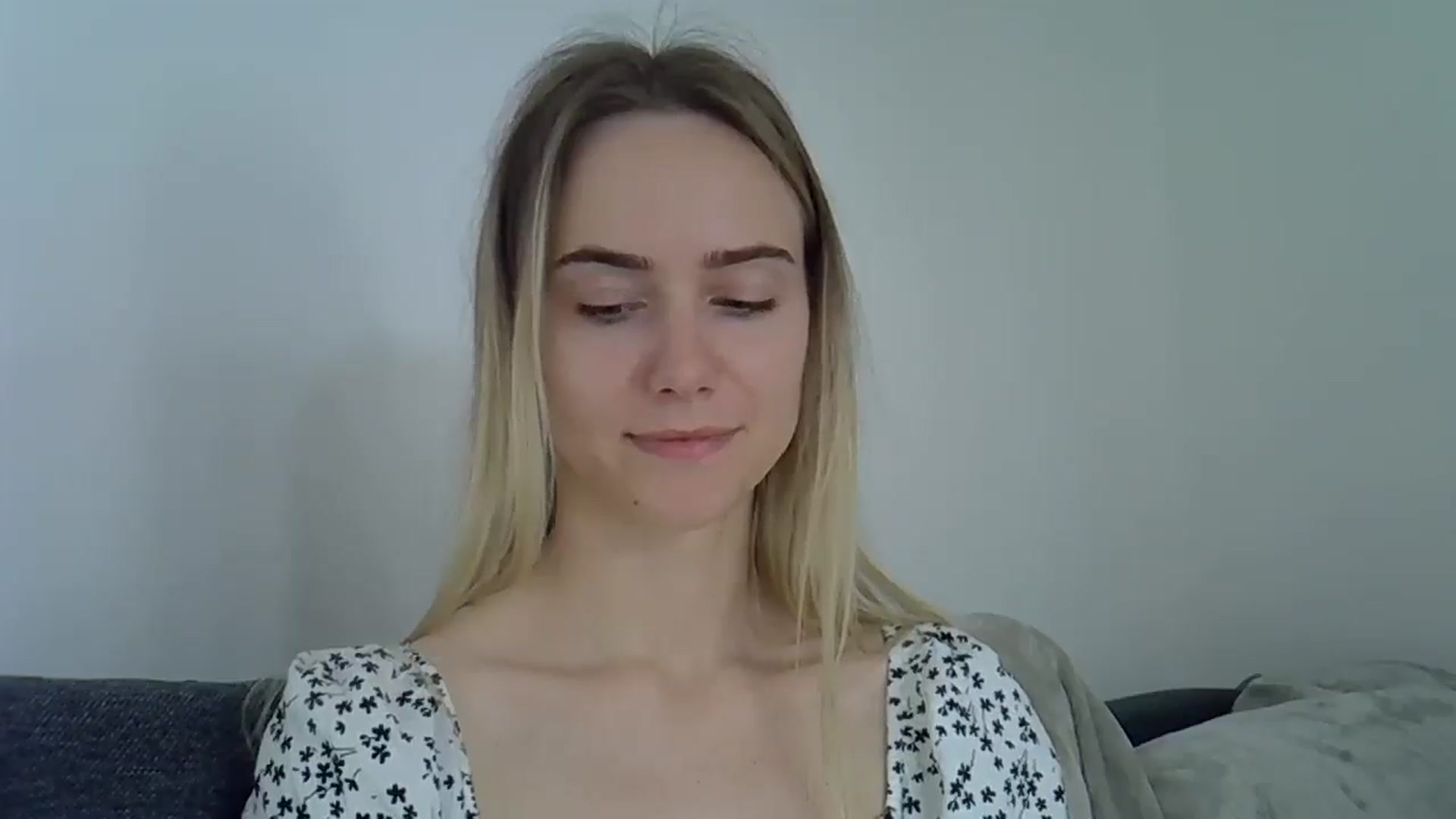 Gallery image thumbnail from Ocean__Soul's myfreecams stream on, 05/21/2025, 10:45 image 17 of 20