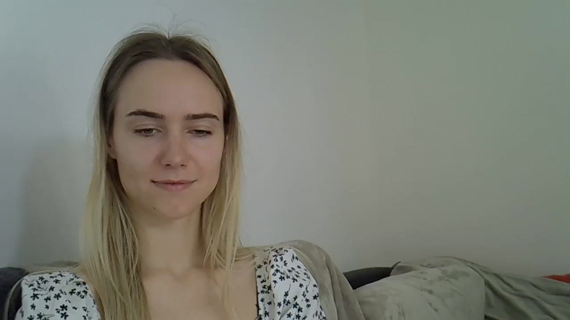 Gallery image thumbnail from Ocean__Soul's myfreecams stream on, 05/21/2025, 10:45 image 8 of 20
