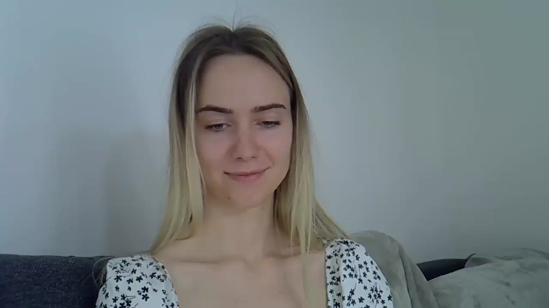 Gallery image thumbnail from Ocean__Soul's myfreecams stream on, 05/21/2025, 10:45 image 19 of 20