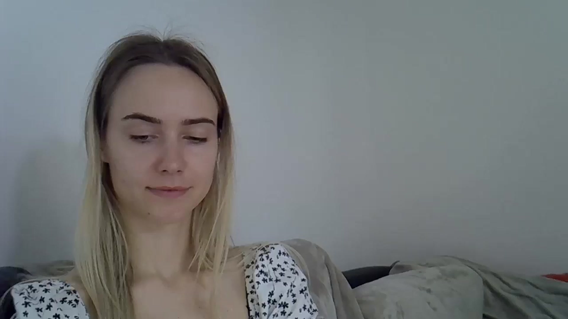 Gallery image thumbnail from Ocean__Soul's myfreecams stream on, 05/21/2025, 10:45 image 15 of 20
