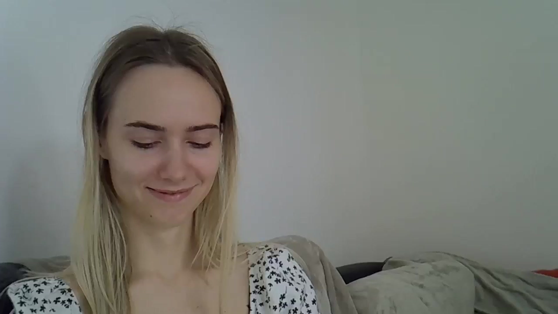 Gallery image thumbnail from Ocean__Soul's myfreecams stream on, 05/21/2025, 10:45 image 12 of 20
