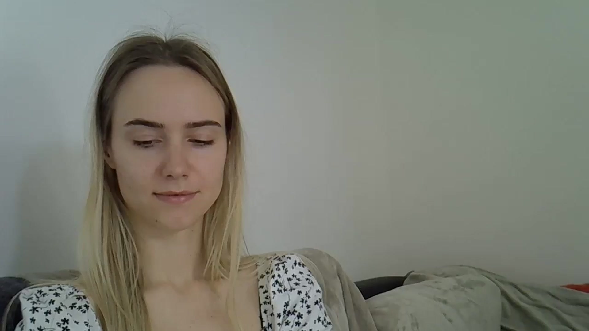 Gallery image thumbnail from Ocean__Soul's myfreecams stream on, 05/21/2025, 10:45 image 9 of 20