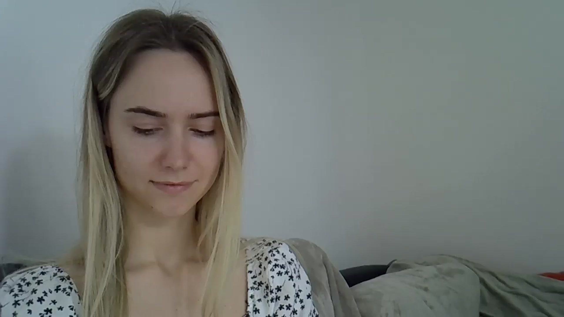 Gallery image thumbnail from Ocean__Soul's myfreecams stream on, 05/21/2025, 10:45 image 2 of 20