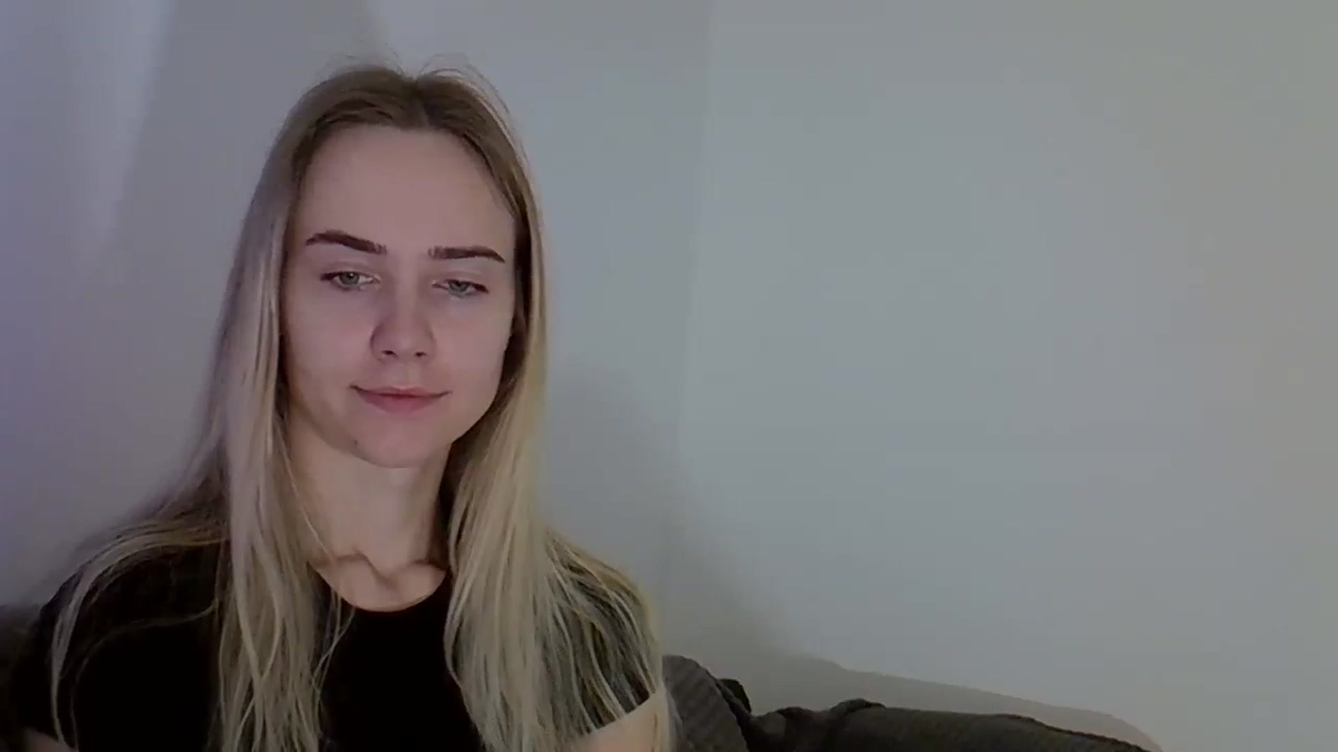 Gallery image thumbnail from Ocean__Soul's myfreecams stream on, 05/24/2025, 08:22 image 17 of 20