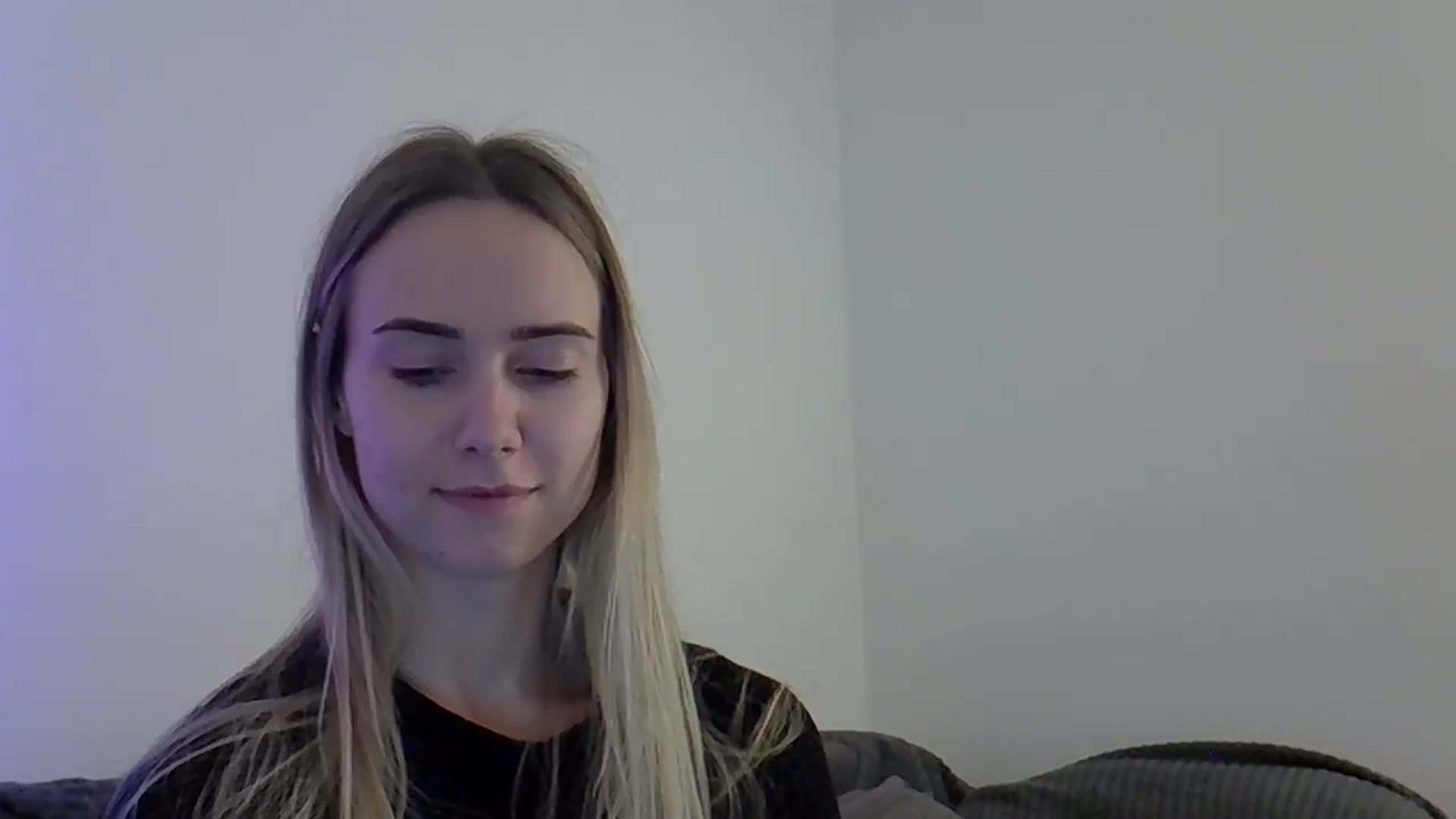 Gallery image thumbnail from Ocean__Soul's myfreecams stream on, 05/26/2025, 16:02 image 19 of 20