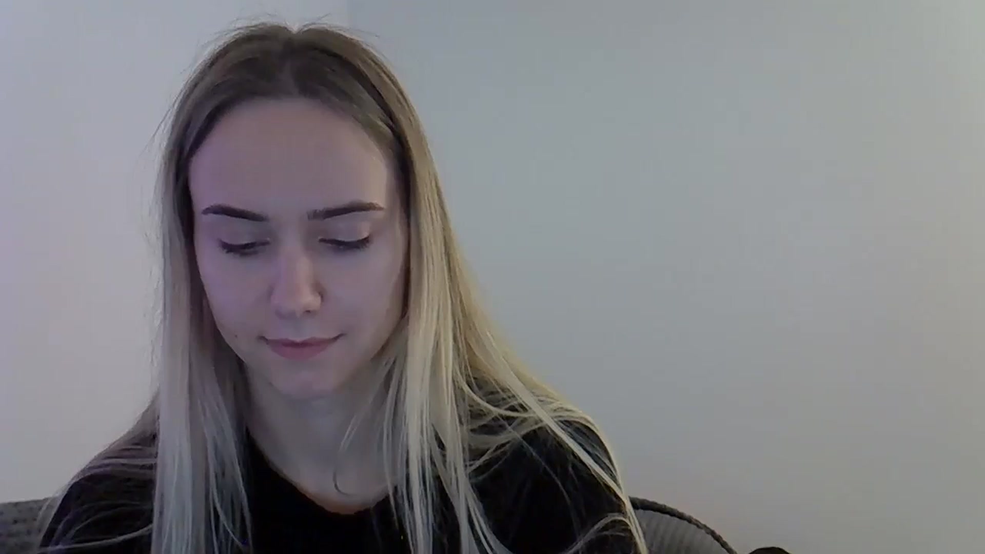 Gallery image thumbnail from Ocean__Soul's myfreecams stream on, 05/26/2025, 16:45 image 19 of 20