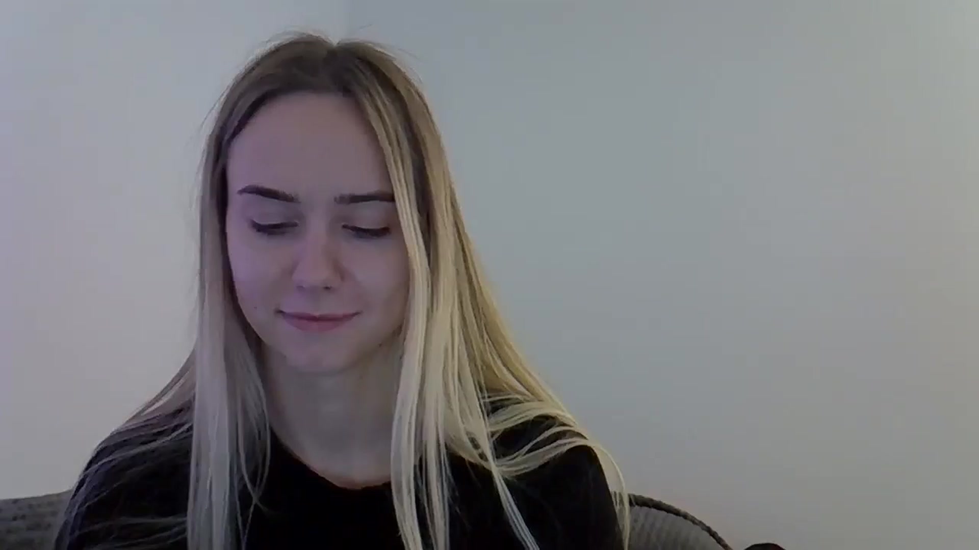 Gallery image thumbnail from Ocean__Soul's myfreecams stream on, 05/26/2025, 16:45 image 14 of 20