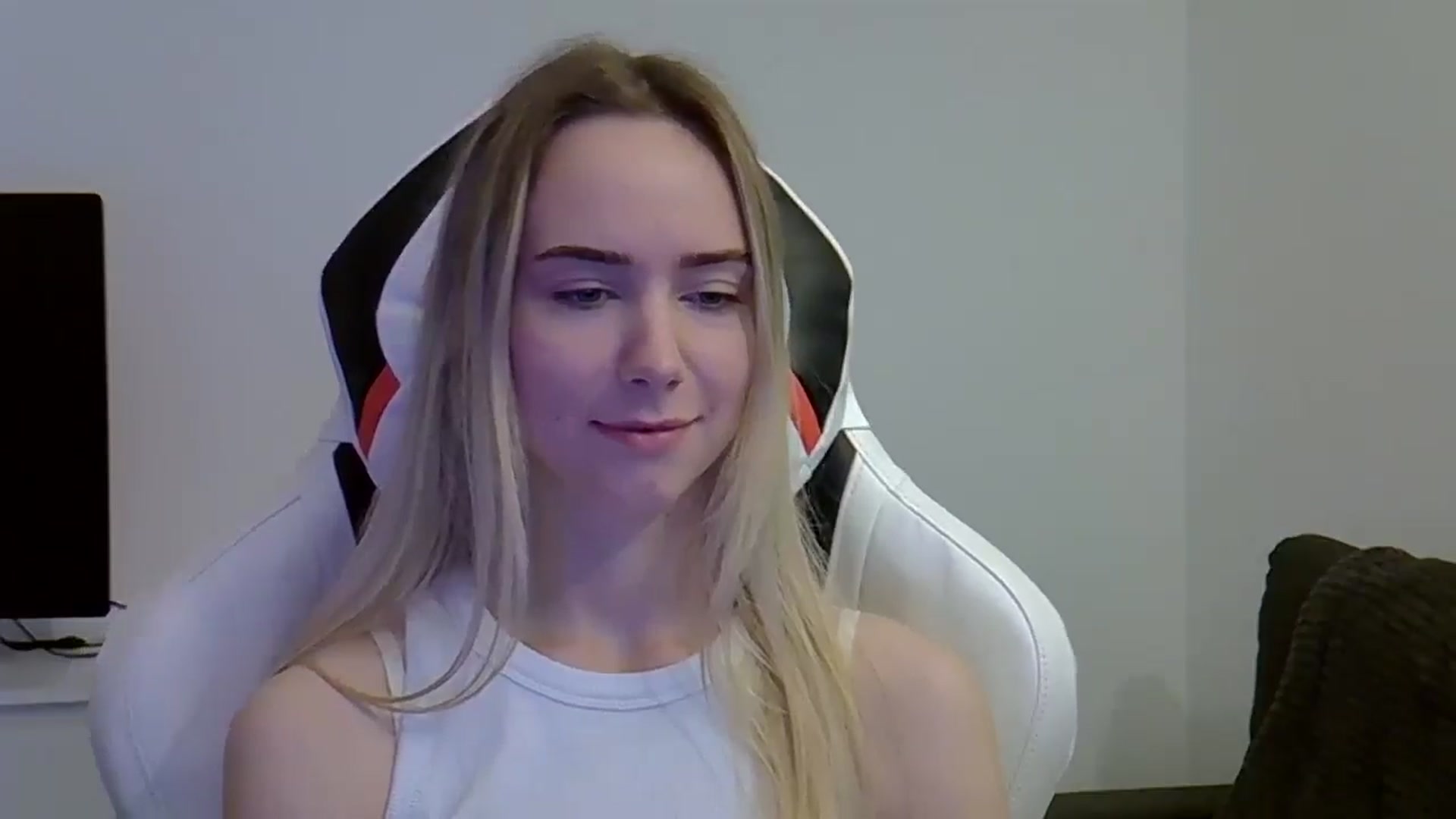 Gallery image thumbnail from Ocean__Soul's myfreecams stream on, 05/27/2025, 10:27 image 20 of 20