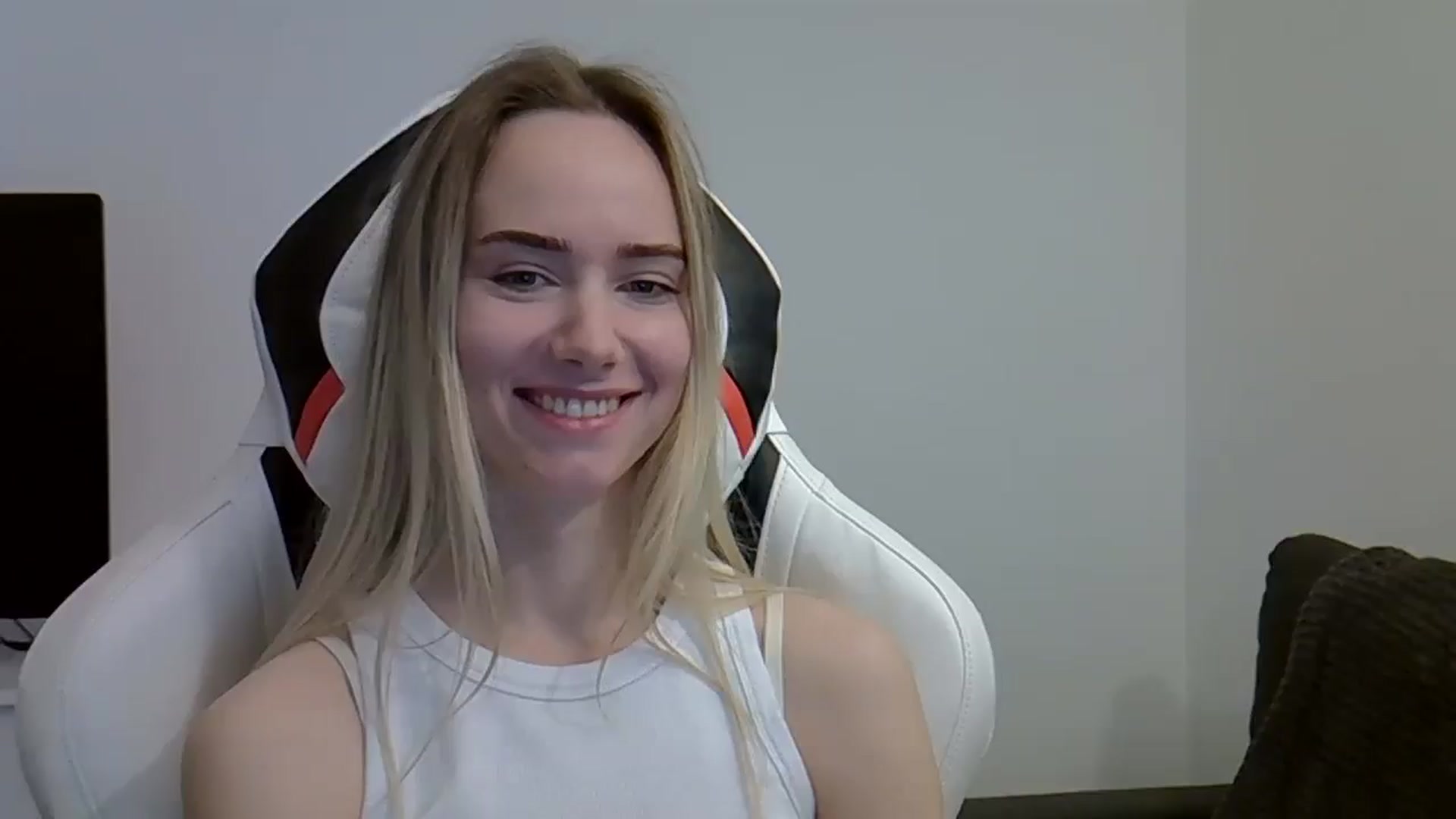 Gallery image thumbnail from Ocean__Soul's myfreecams stream on, 05/27/2025, 10:27 image 1 of 20