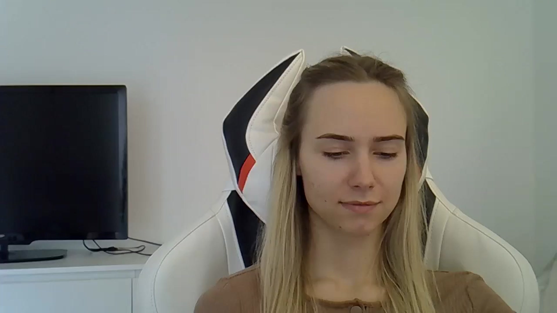 Gallery image thumbnail from Ocean__Soul's myfreecams stream on, 05/28/2025, 14:34 image 9 of 20