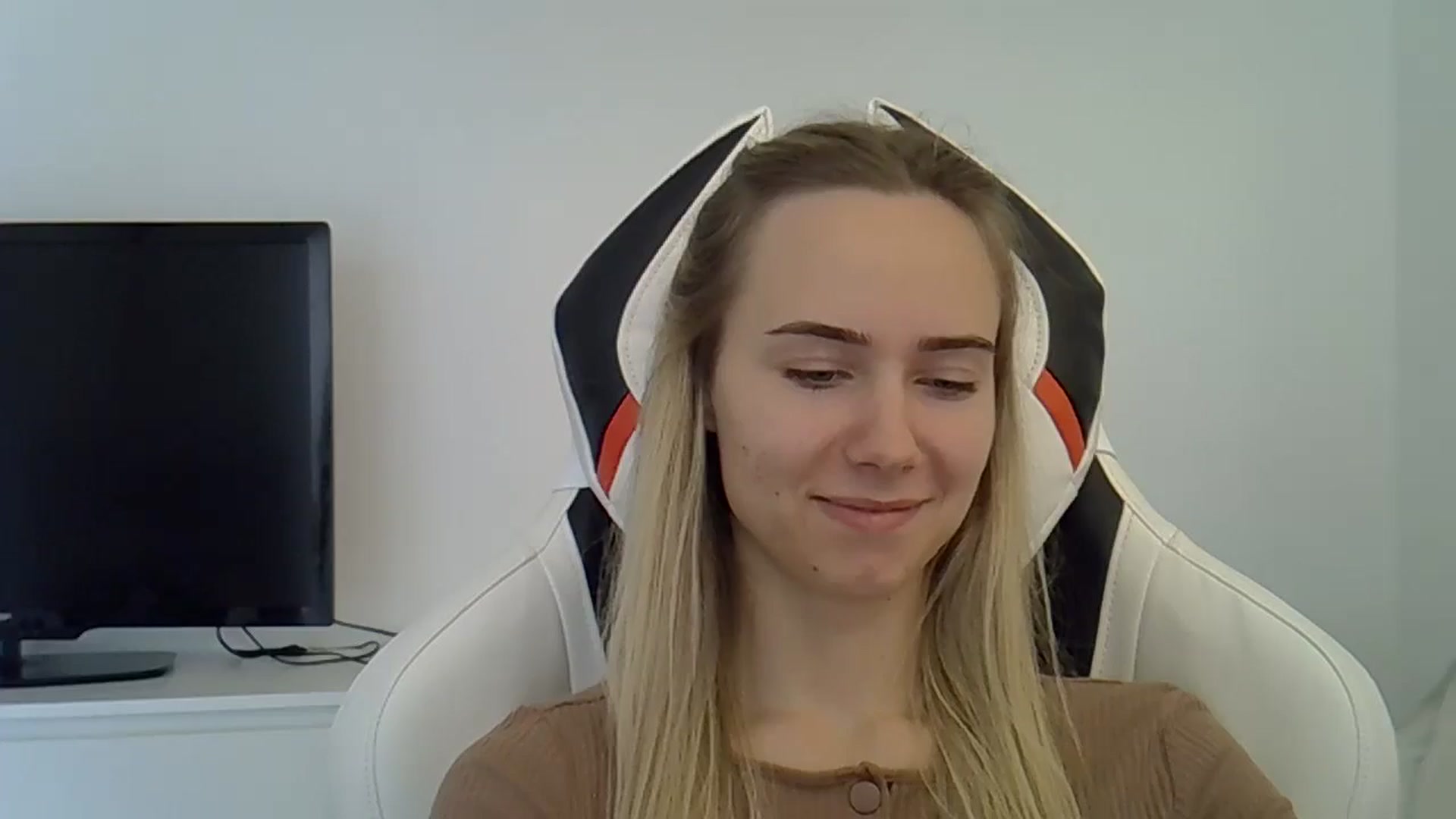 Gallery image thumbnail from Ocean__Soul's myfreecams stream on, 05/28/2025, 14:34 image 7 of 20