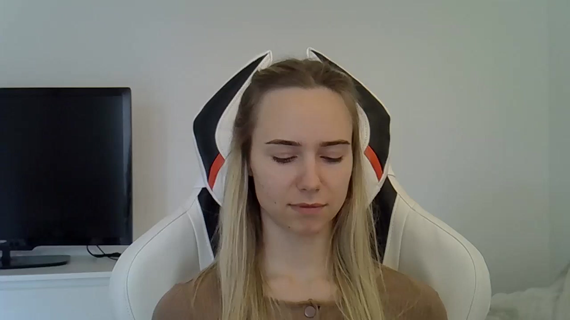 Gallery image thumbnail from Ocean__Soul's myfreecams stream on, 05/28/2025, 14:34 image 14 of 20