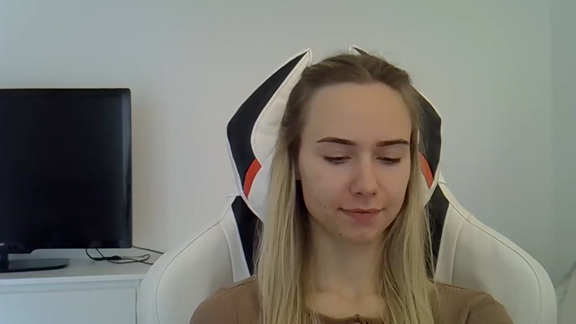 Gallery image thumbnail from Ocean__Soul's myfreecams stream on, 05/28/2025, 14:34 image 8 of 20