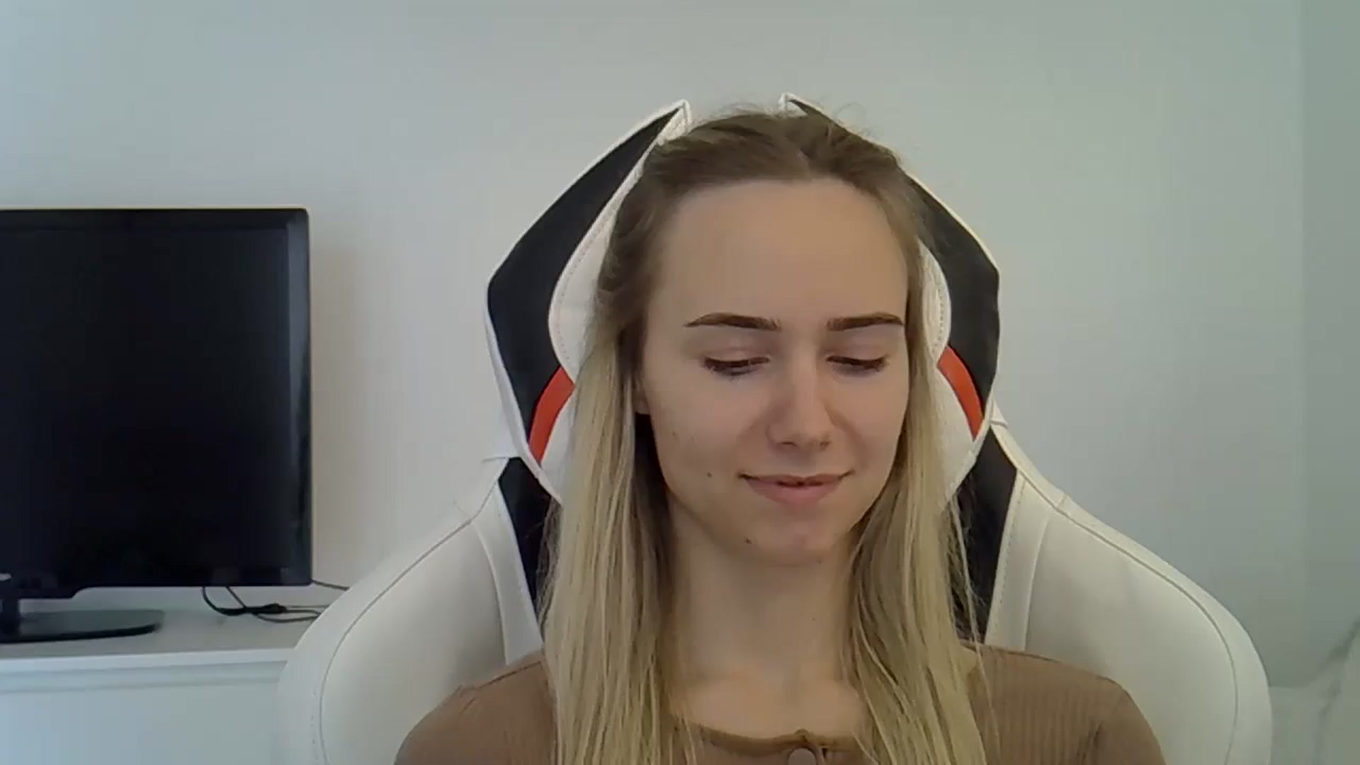 Gallery image thumbnail from Ocean__Soul's myfreecams stream on, 05/28/2025, 14:34 image 6 of 20