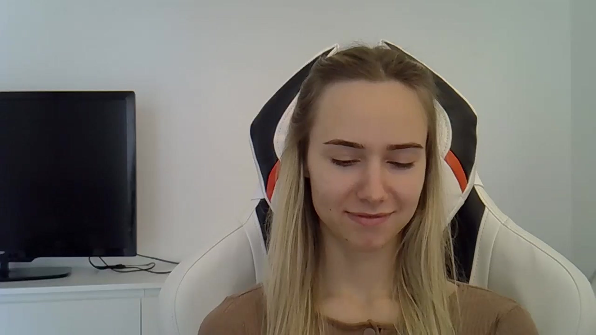 Gallery image thumbnail from Ocean__Soul's myfreecams stream on, 05/28/2025, 14:34 image 5 of 20