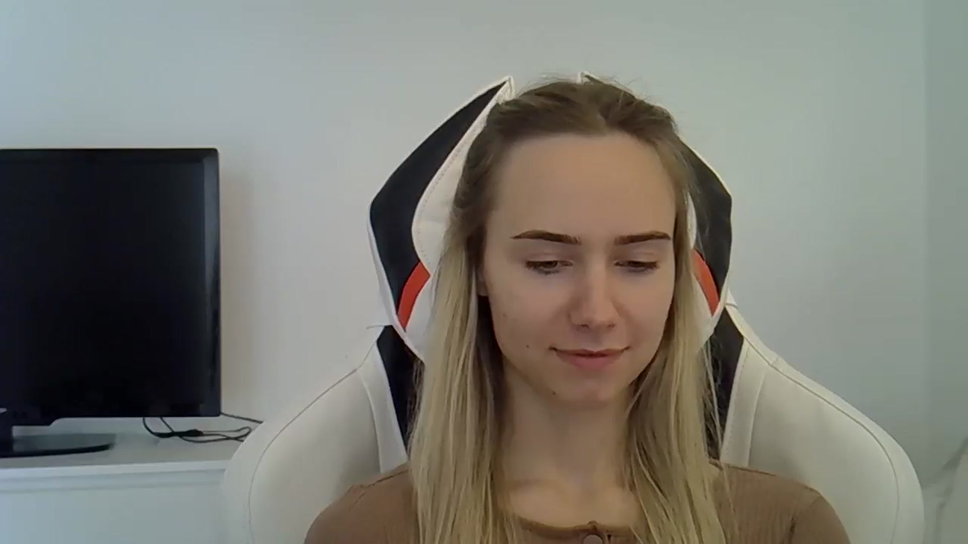 Gallery image thumbnail from Ocean__Soul's myfreecams stream on, 05/28/2025, 14:34 image 4 of 20