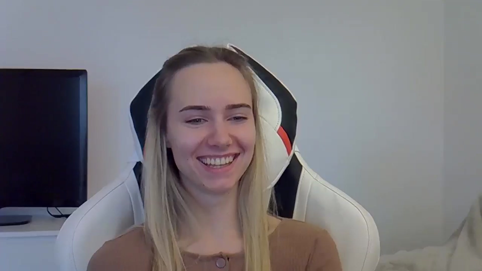 Gallery image thumbnail from Ocean__Soul's myfreecams stream on, 05/28/2025, 15:11 image 20 of 20