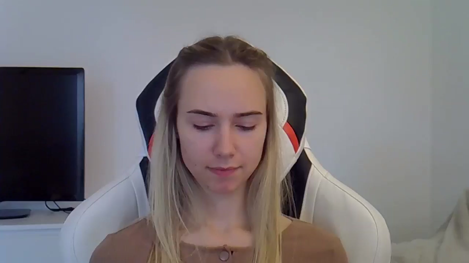 Gallery image thumbnail from Ocean__Soul's myfreecams stream on, 05/28/2025, 15:11 image 11 of 20