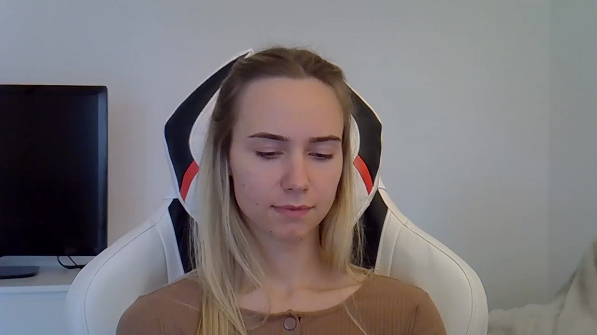 Gallery image thumbnail from Ocean__Soul's myfreecams stream on, 05/28/2025, 15:11 image 7 of 20
