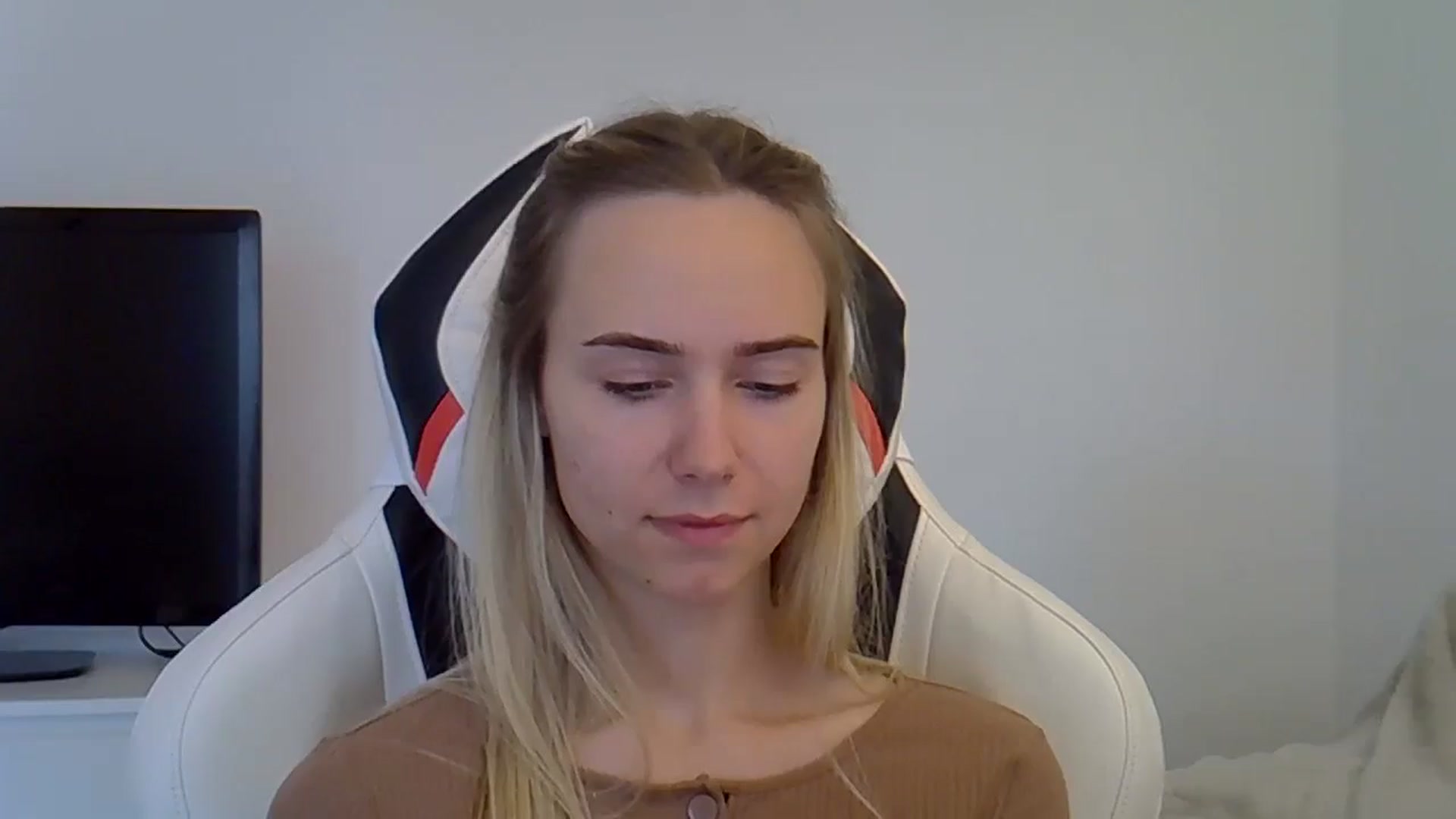 Gallery image thumbnail from Ocean__Soul's myfreecams stream on, 05/28/2025, 15:11 image 4 of 20