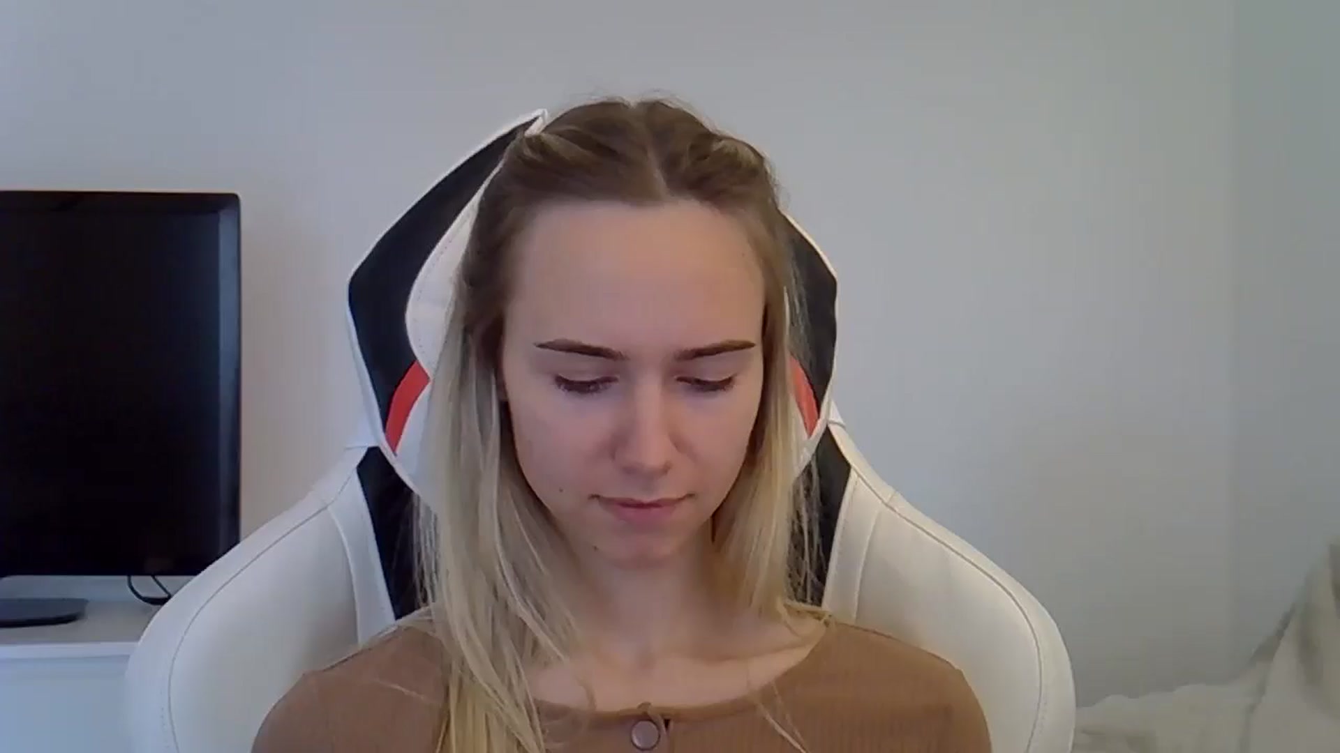 Gallery image thumbnail from Ocean__Soul's myfreecams stream on, 05/28/2025, 15:11 image 2 of 20