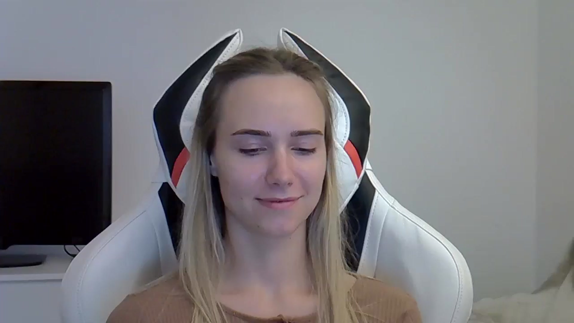 Gallery image thumbnail from Ocean__Soul's myfreecams stream on, 05/28/2025, 19:42 image 9 of 20
