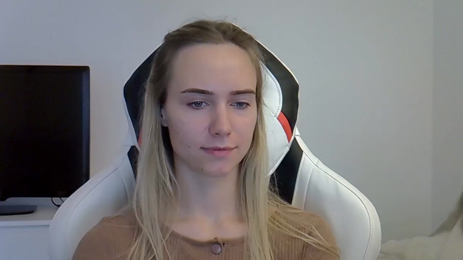 Gallery image thumbnail from Ocean__Soul's myfreecams stream on, 05/28/2025, 19:42 image 3 of 20