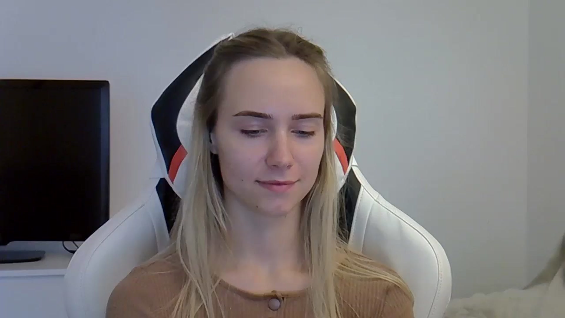 Gallery image thumbnail from Ocean__Soul's myfreecams stream on, 05/28/2025, 19:42 image 2 of 20