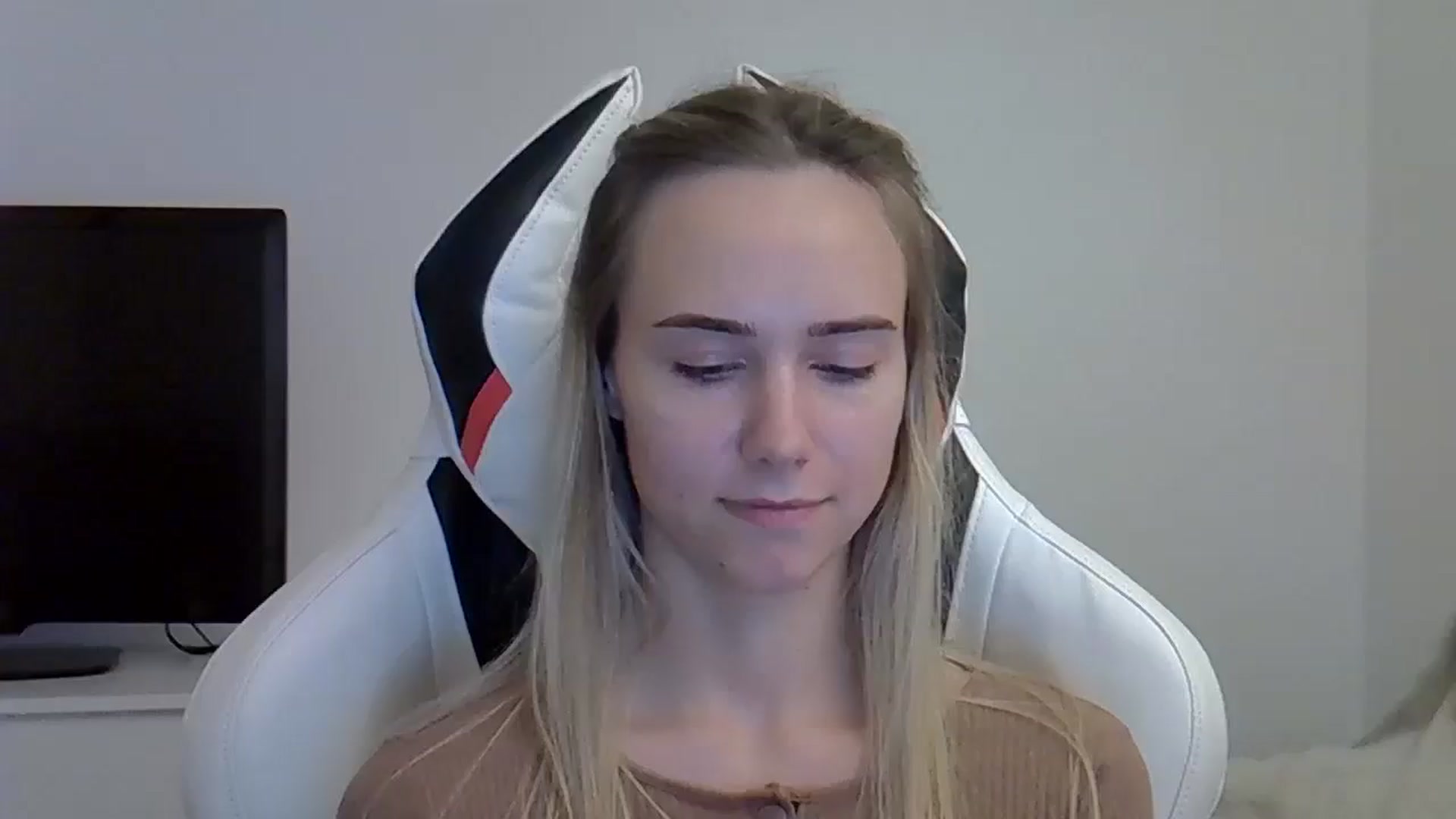 Gallery image thumbnail from Ocean__Soul's myfreecams stream on, 05/28/2025, 19:42 image 12 of 20