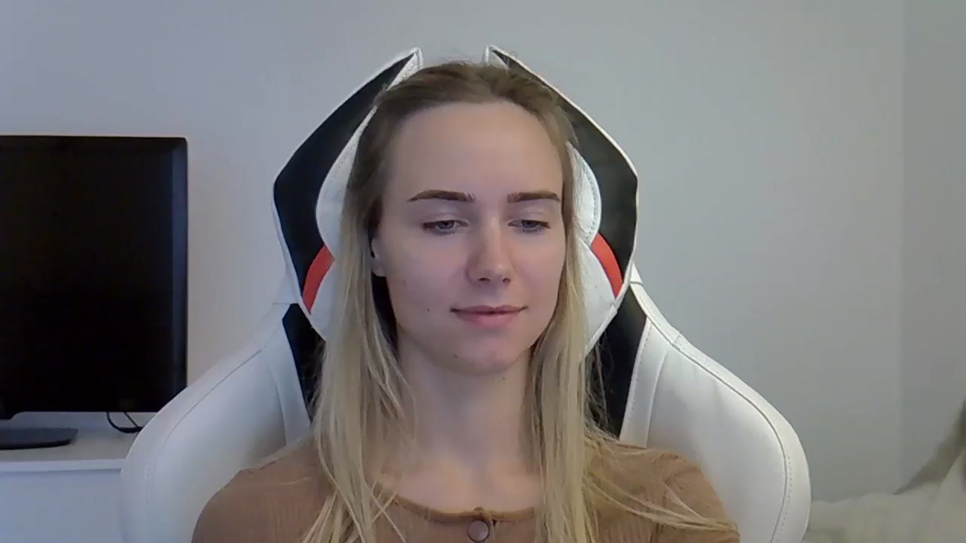 Gallery image thumbnail from Ocean__Soul's myfreecams stream on, 05/28/2025, 19:42 image 4 of 20