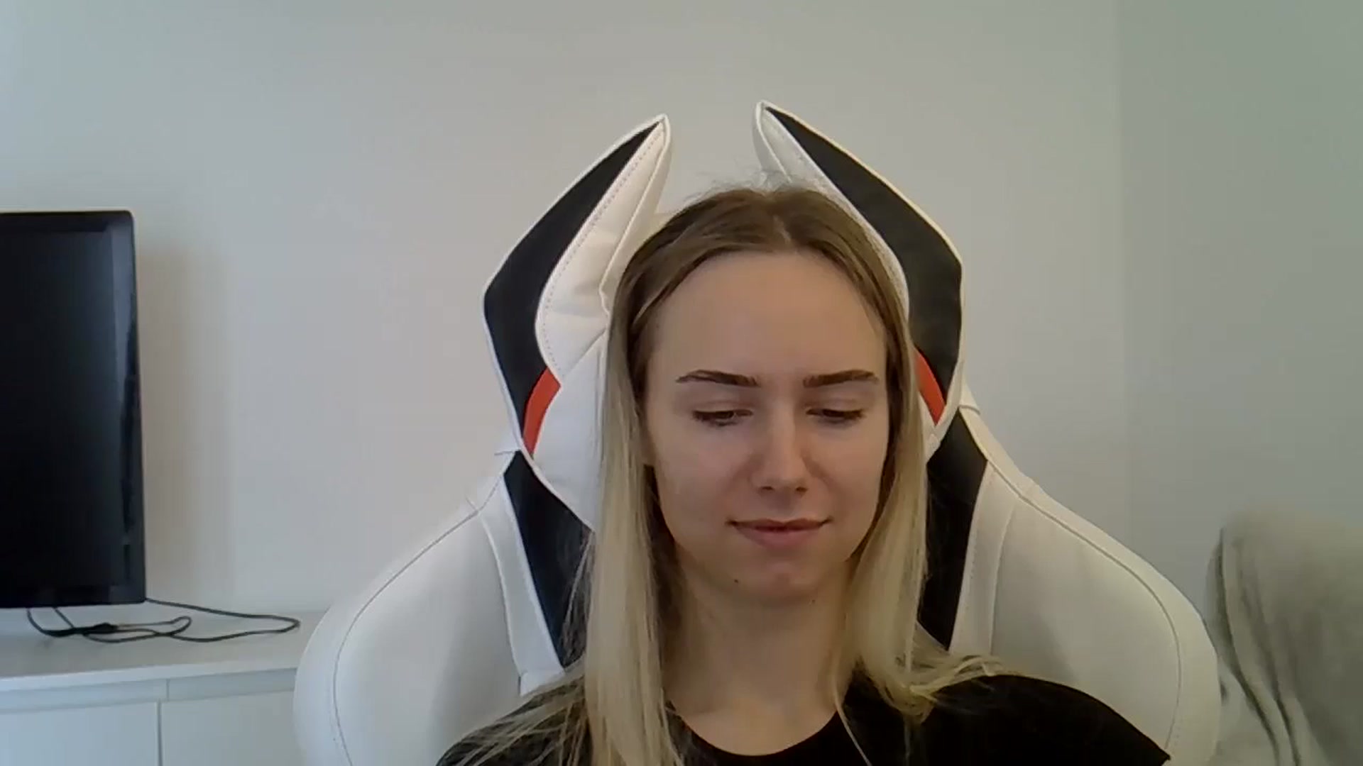 Gallery image thumbnail from Ocean__Soul's myfreecams stream on, 05/29/2025, 14:42 image 8 of 20