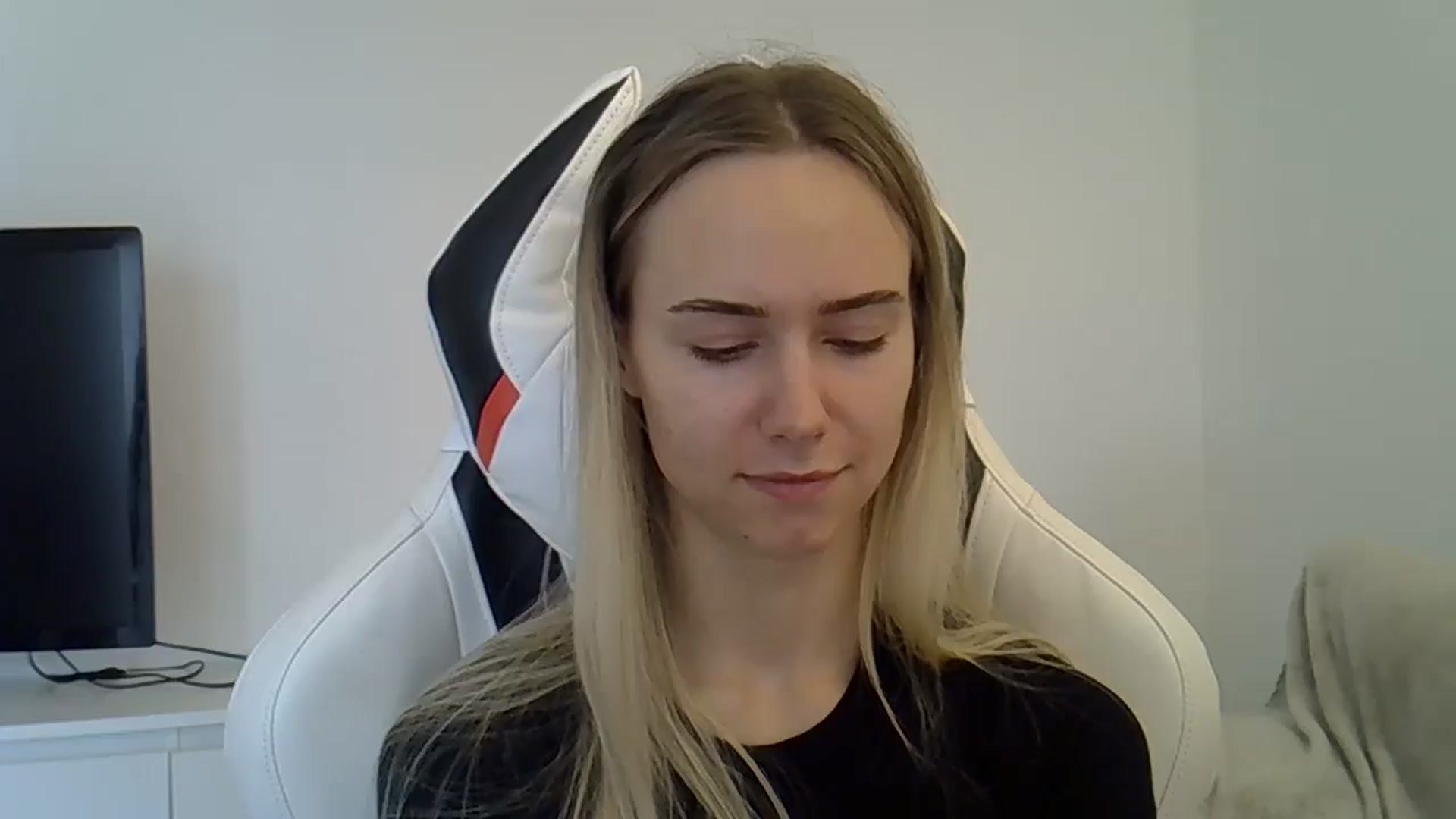 Gallery image thumbnail from Ocean__Soul's myfreecams stream on, 05/29/2025, 14:42 image 1 of 20