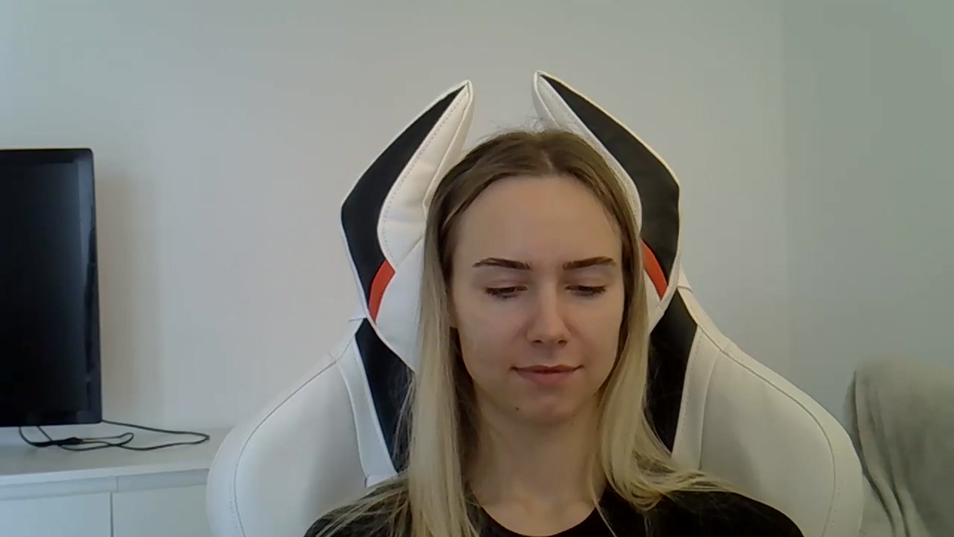 Gallery image thumbnail from Ocean__Soul's myfreecams stream on, 05/29/2025, 14:42 image 7 of 20