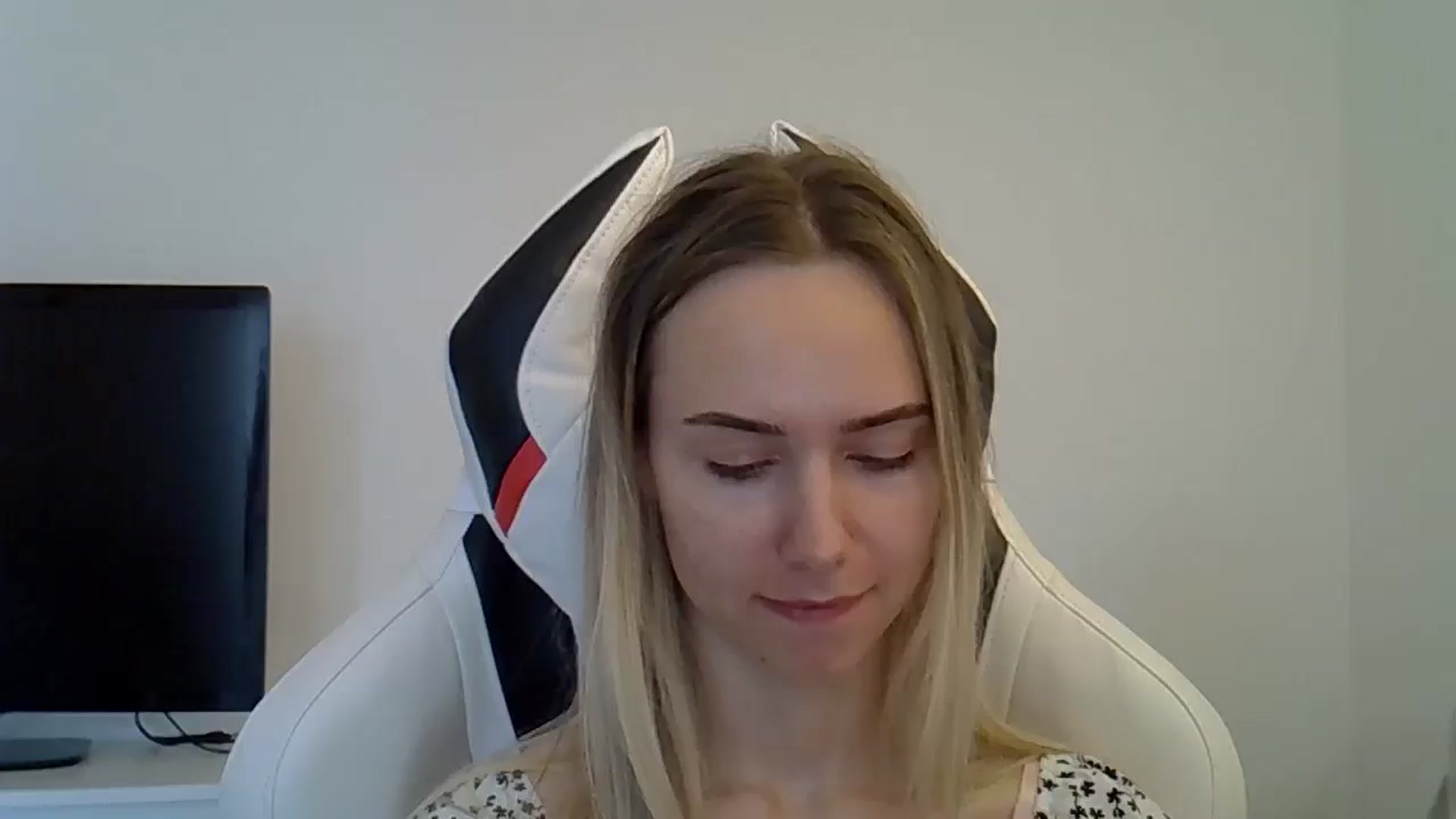 Gallery image thumbnail from Ocean__Soul's myfreecams stream on, 05/29/2025, 17:19 image 17 of 20