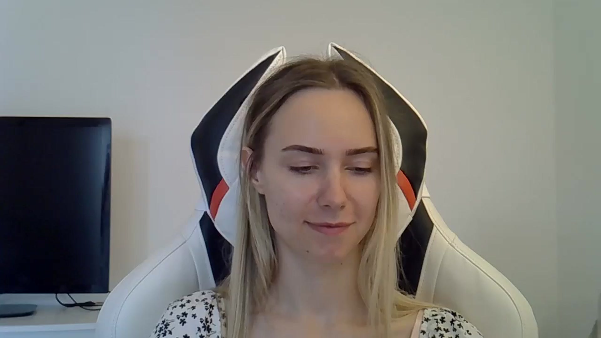 Gallery image thumbnail from Ocean__Soul's myfreecams stream on, 05/29/2025, 17:19 image 12 of 20
