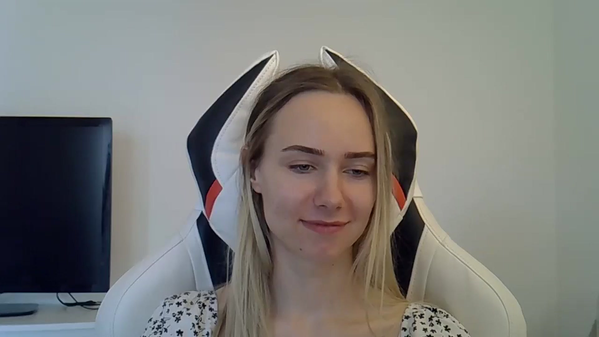 Gallery image thumbnail from Ocean__Soul's myfreecams stream on, 05/29/2025, 17:19 image 3 of 20