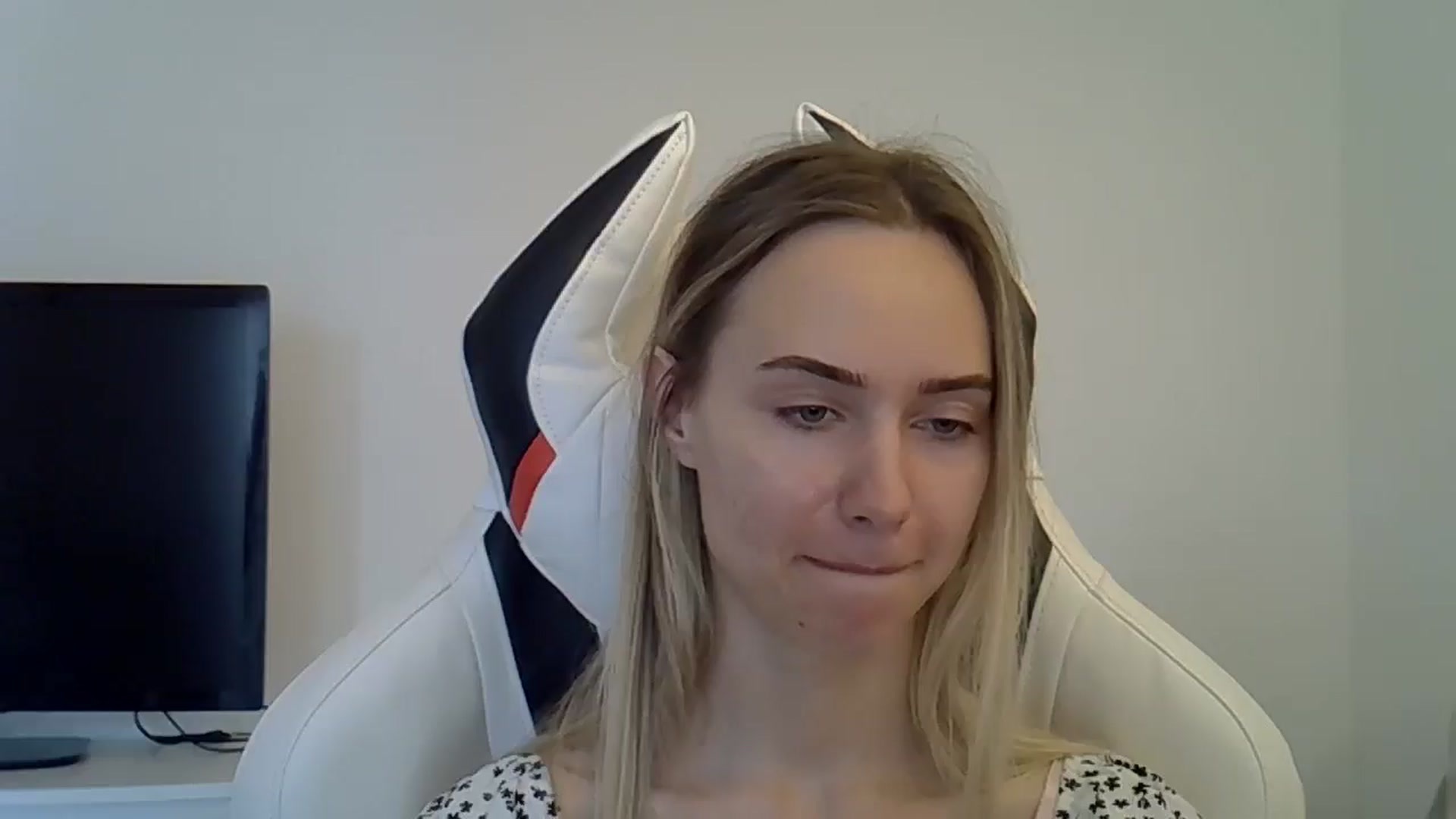 Gallery image thumbnail from Ocean__Soul's myfreecams stream on, 05/29/2025, 17:19 image 11 of 20