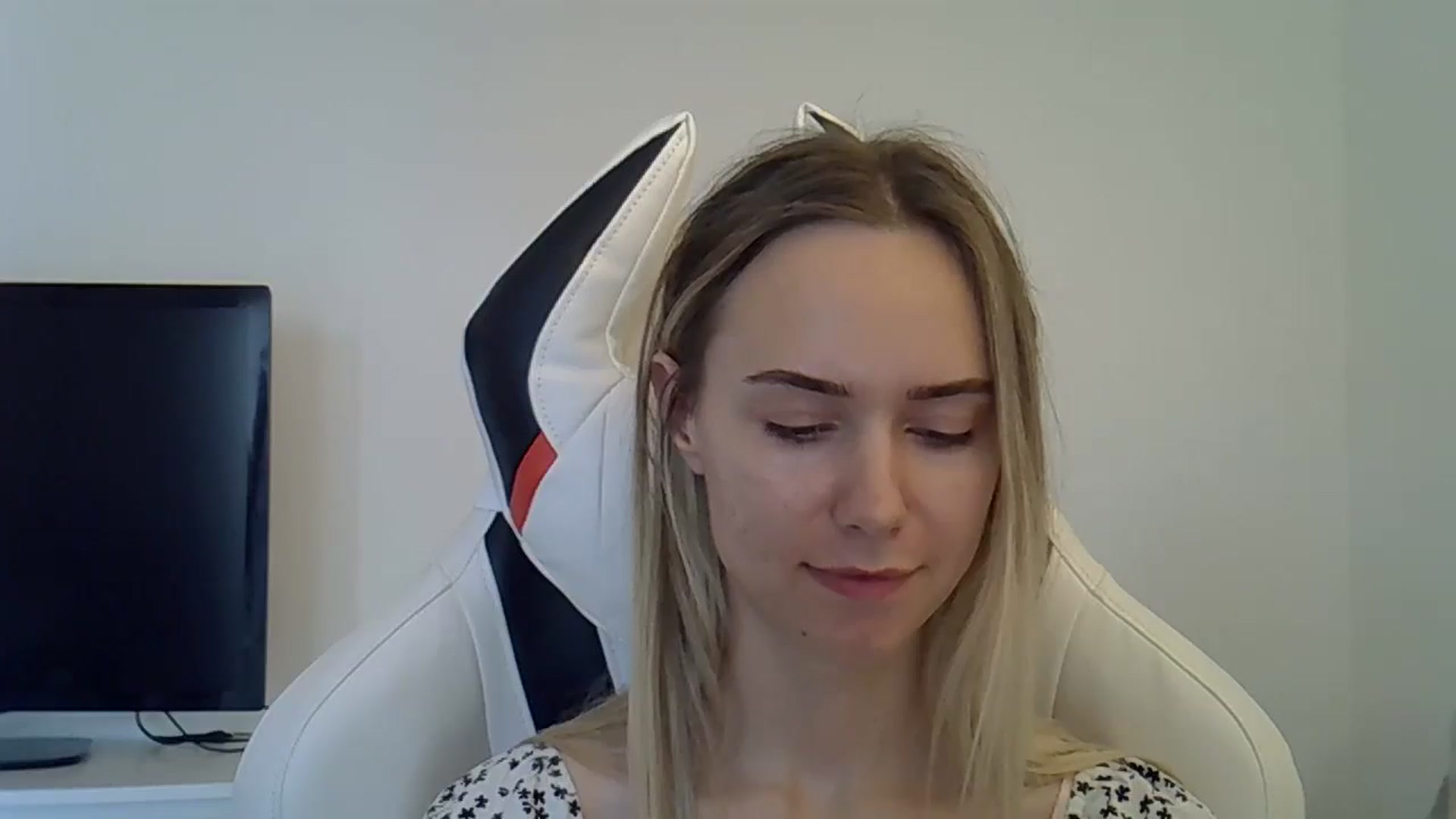 Gallery image thumbnail from Ocean__Soul's myfreecams stream on, 05/29/2025, 17:19 image 6 of 20