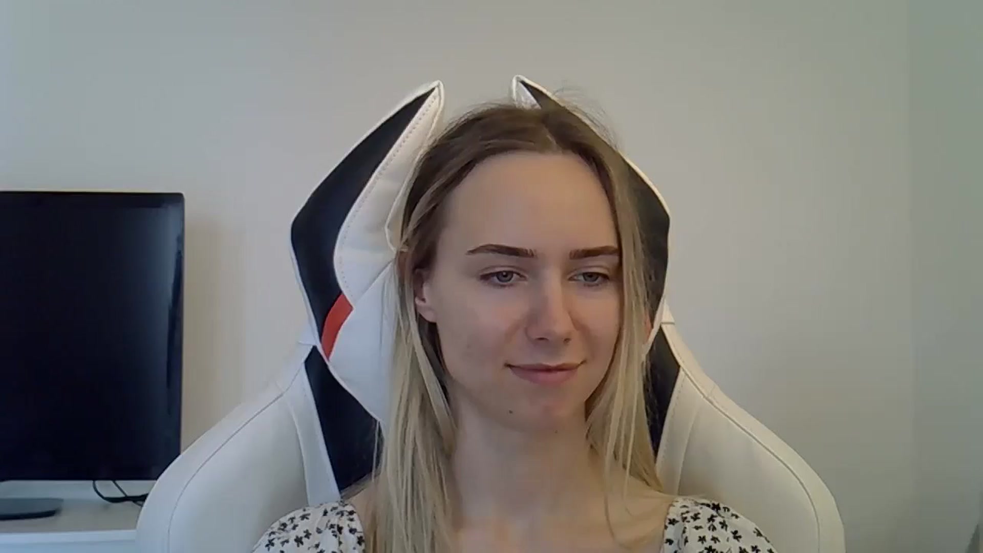 Gallery image thumbnail from Ocean__Soul's myfreecams stream on, 05/29/2025, 17:19 image 2 of 20