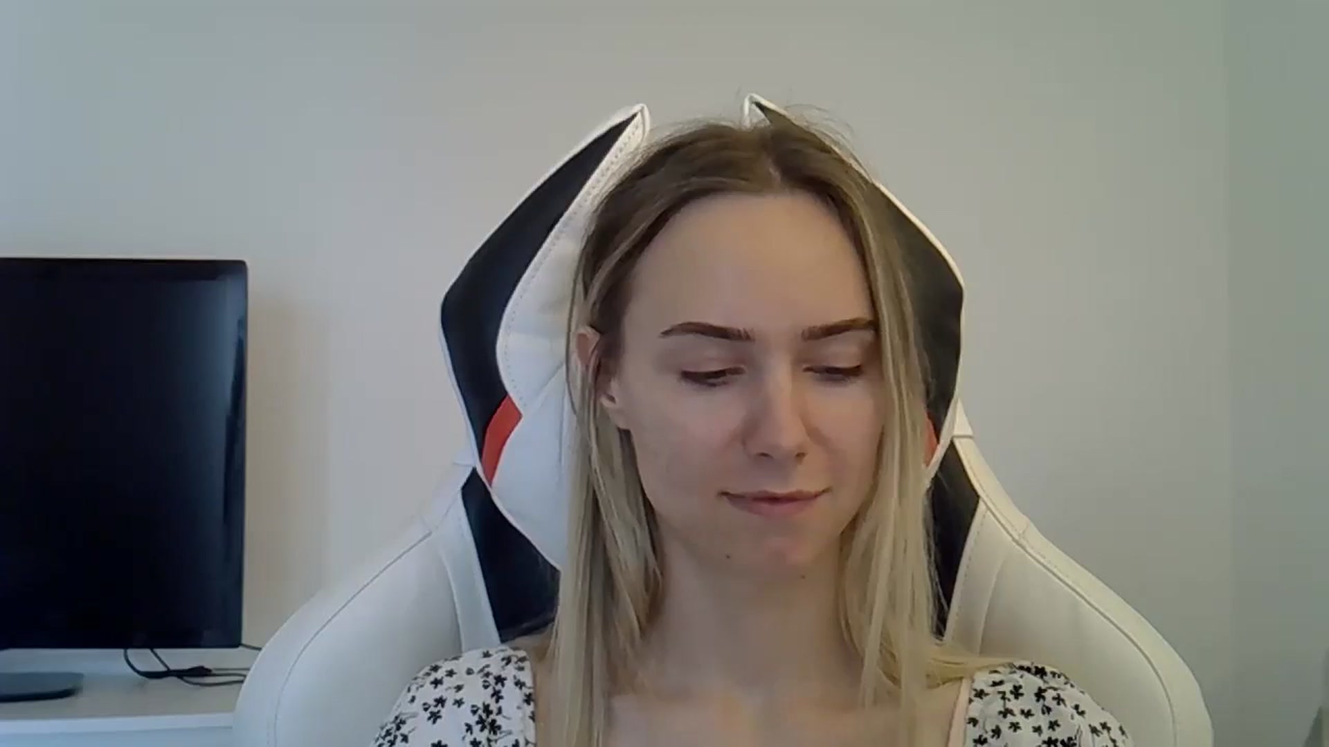 Gallery image thumbnail from Ocean__Soul's myfreecams stream on, 05/29/2025, 17:19 image 9 of 20