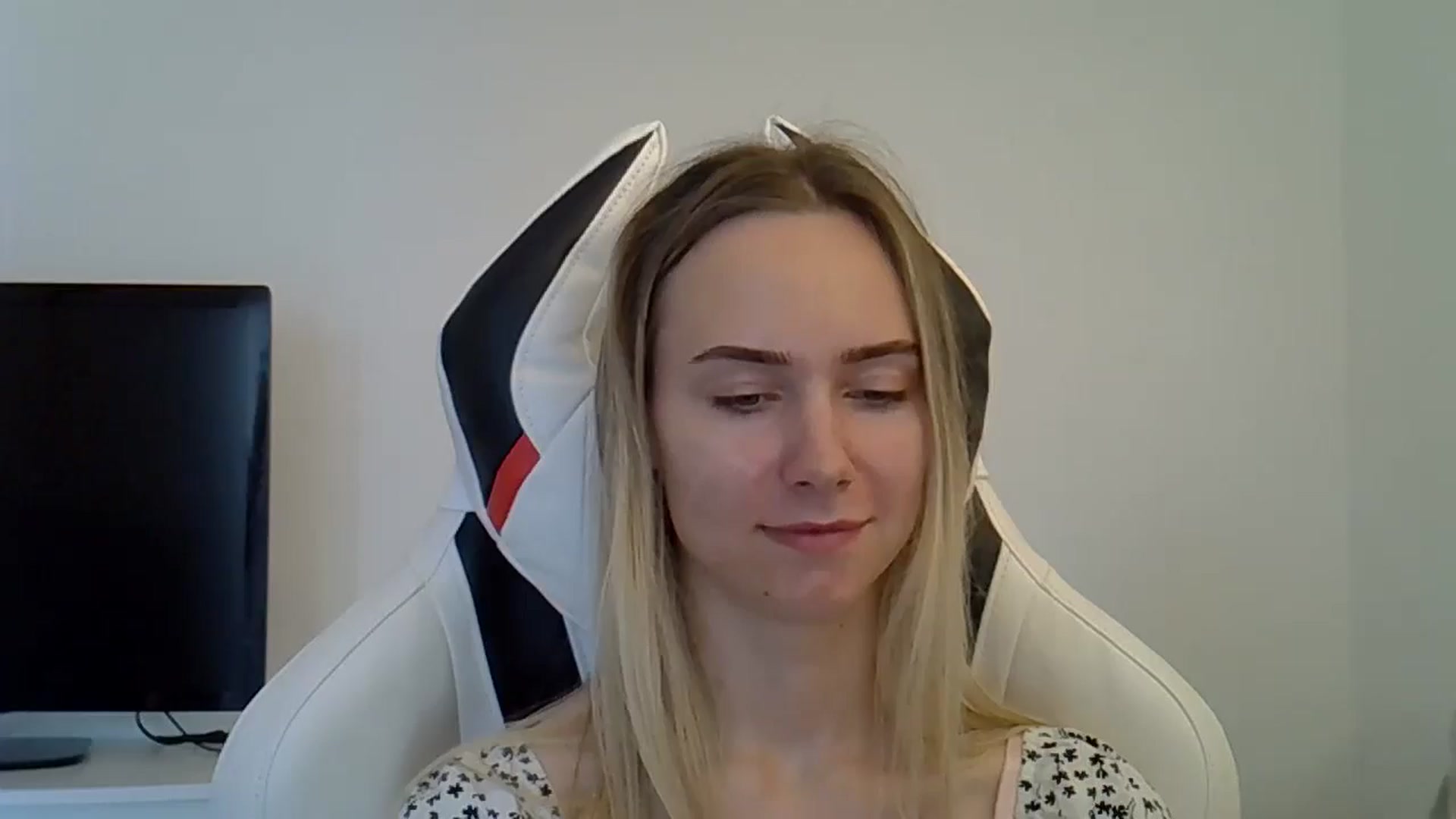 Gallery image thumbnail from Ocean__Soul's myfreecams stream on, 05/29/2025, 17:19 image 19 of 20