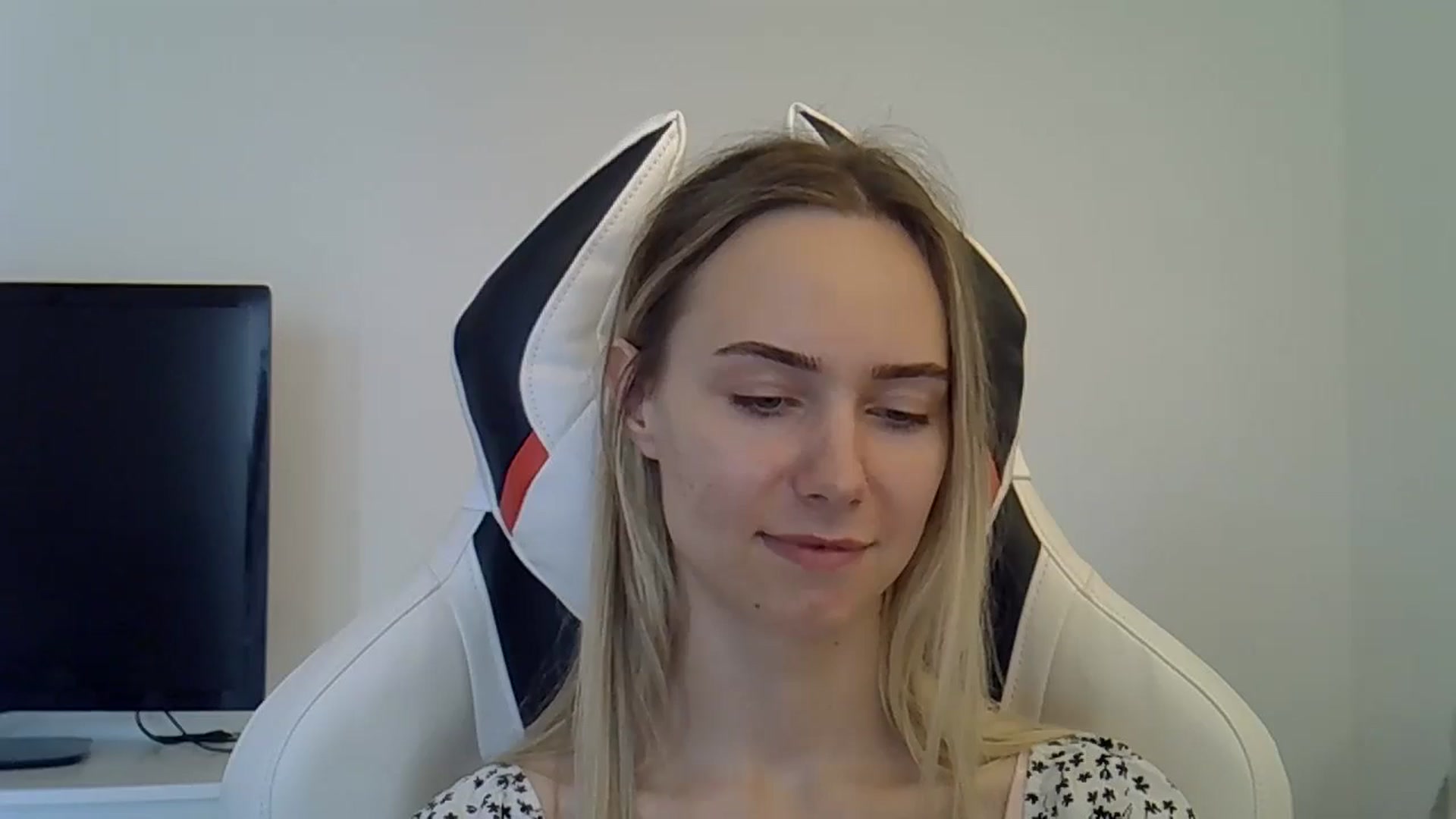 Gallery image thumbnail from Ocean__Soul's myfreecams stream on, 05/29/2025, 17:19 image 8 of 20