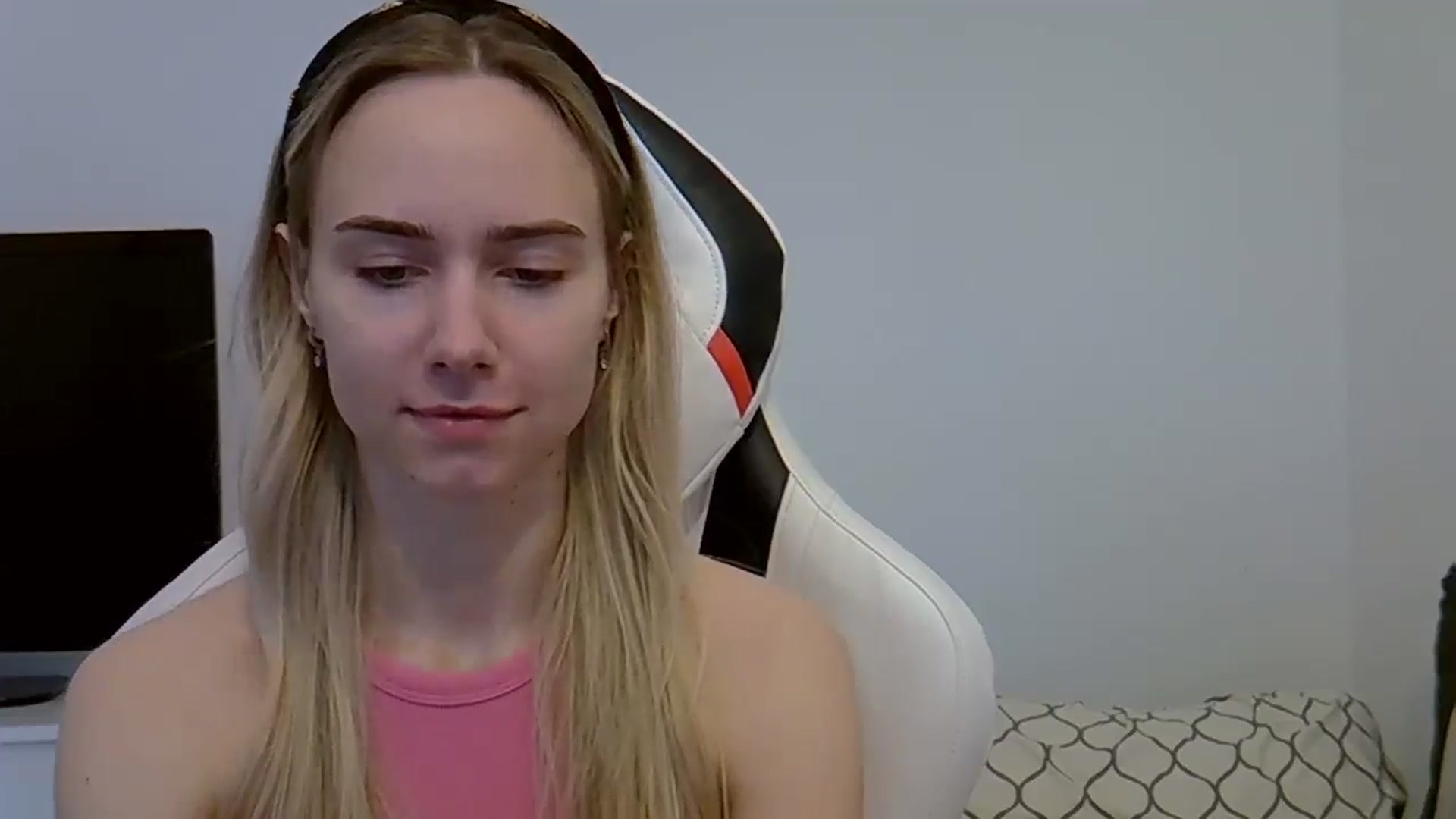 Gallery image thumbnail from Ocean__Soul's myfreecams stream on, 05/30/2025, 14:43 image 8 of 20