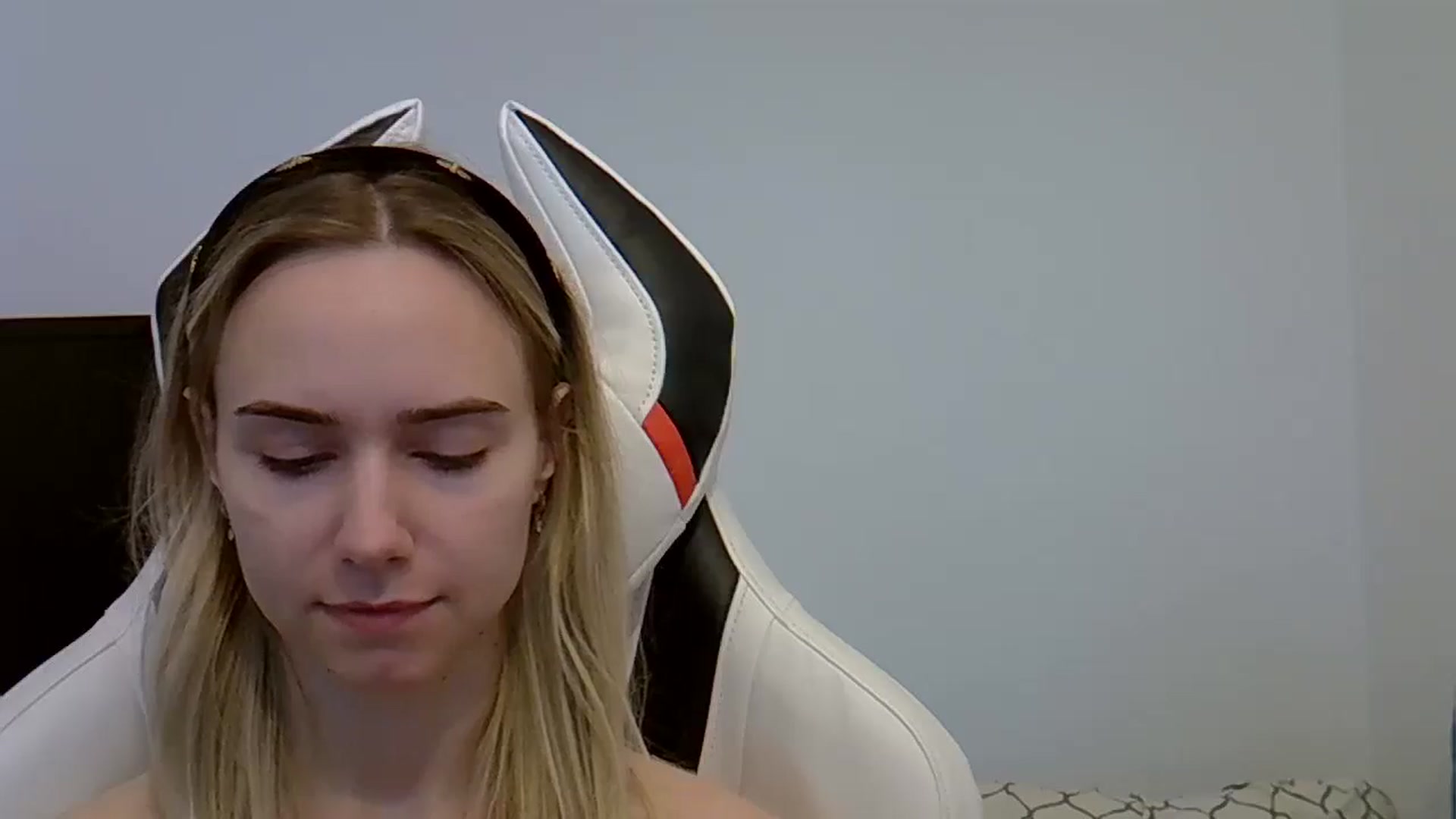 Gallery image thumbnail from Ocean__Soul's myfreecams stream on, 05/30/2025, 14:43 image 5 of 20