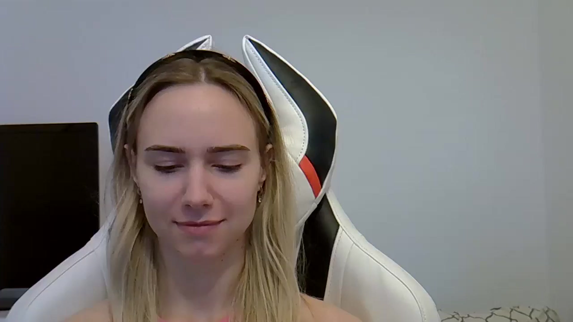 Gallery image thumbnail from Ocean__Soul's myfreecams stream on, 05/30/2025, 14:43 image 1 of 20