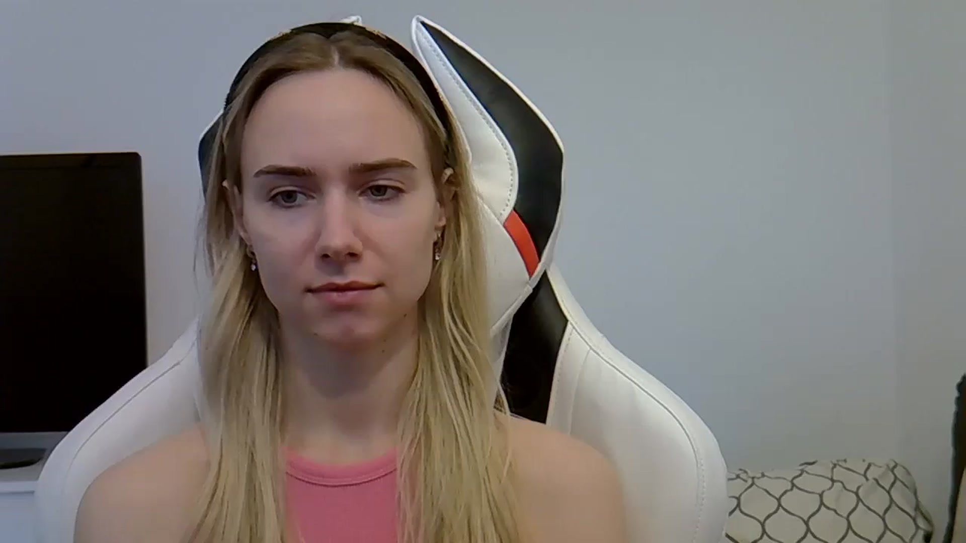 Gallery image thumbnail from Ocean__Soul's myfreecams stream on, 05/30/2025, 14:43 image 9 of 20