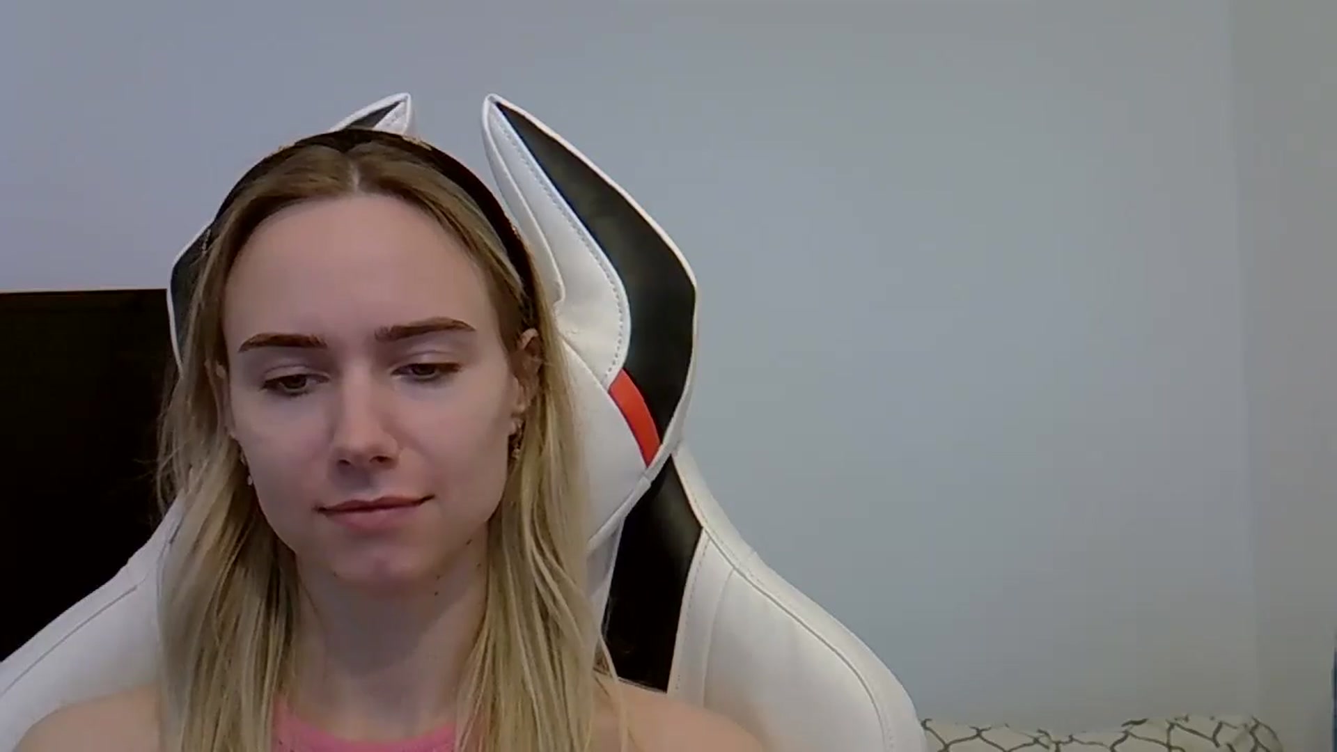 Gallery image thumbnail from Ocean__Soul's myfreecams stream on, 05/30/2025, 14:43 image 4 of 20