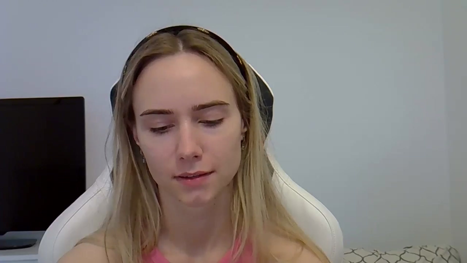Gallery image thumbnail from Ocean__Soul's myfreecams stream on, 05/30/2025, 15:31 image 7 of 20