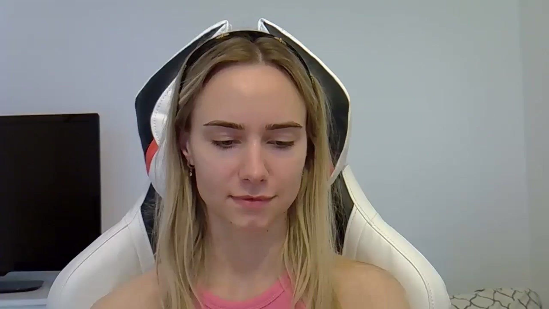 Gallery image thumbnail from Ocean__Soul's myfreecams stream on, 05/30/2025, 15:31 image 12 of 20